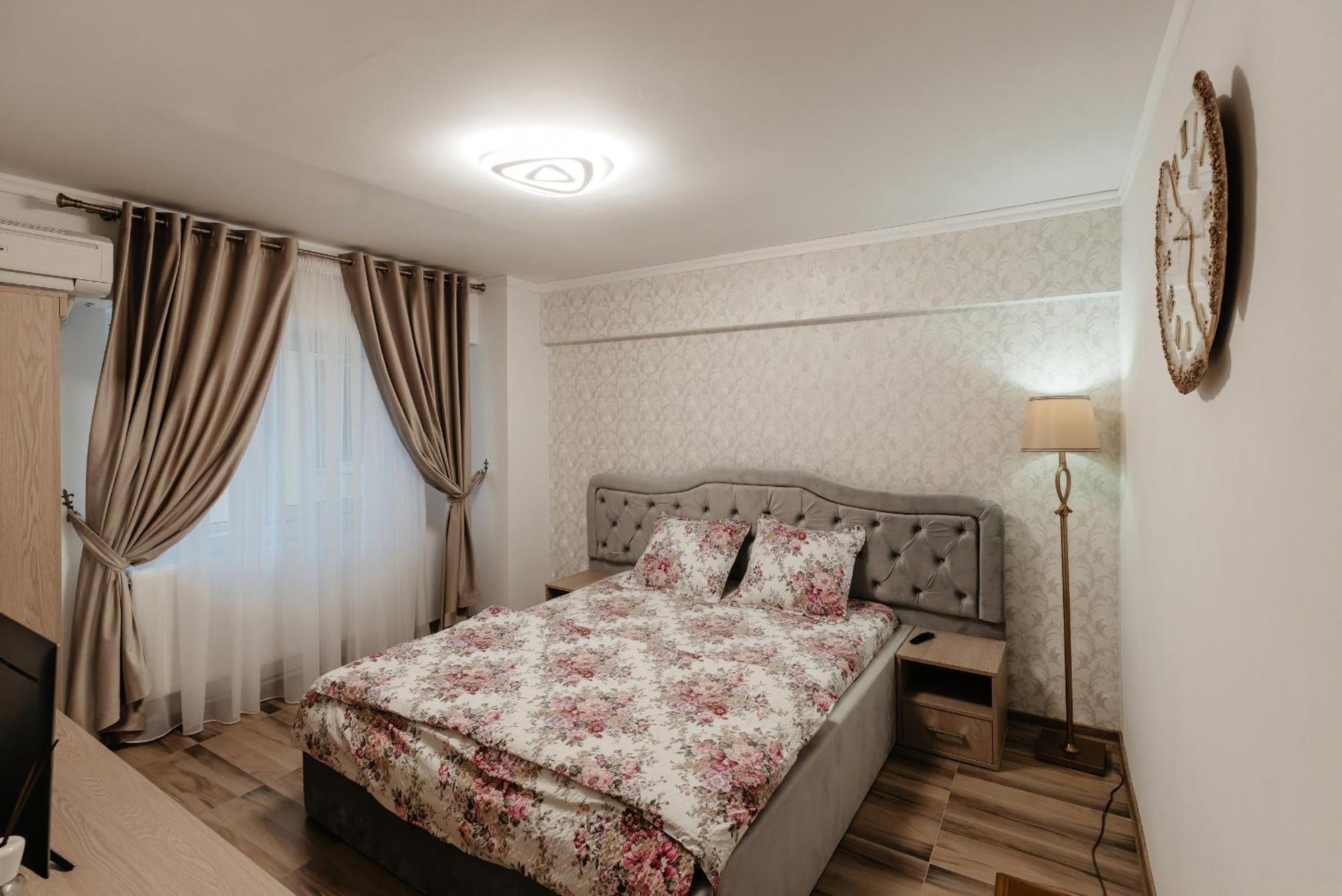 Luxury Radox Apartment Buzau City Center Eksteriør billede